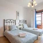 Дом отдыха Beautiful In Lanzarote 5 Mins From Marina Коста Бланка