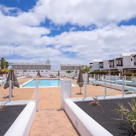 Дом отдыха Beautiful In Lanzarote 5 Mins From Marina