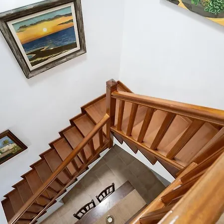 Дом отдыха Beautiful In Lanzarote 5 Mins From Marina Коста Бланка