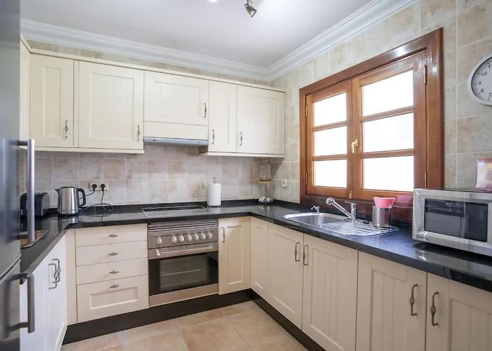 Beautiful In Lanzarote 5 Mins From Marina Tatil Evi *