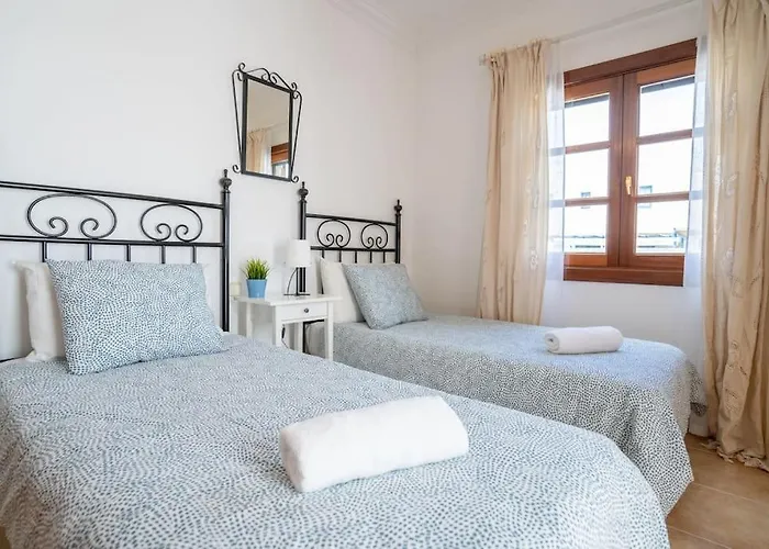 Beautiful In Lanzarote 5 Mins From Marina Tatil Evi *